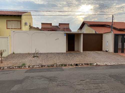 Casa, código 1301 em Campo Grande, bairro Carandá Bosque