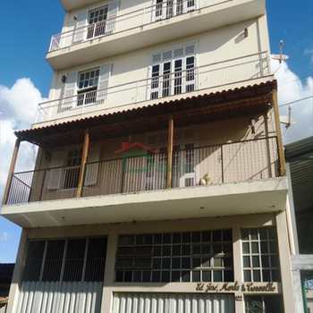 Apartamento em São João Del Rei, bairro Fábricas