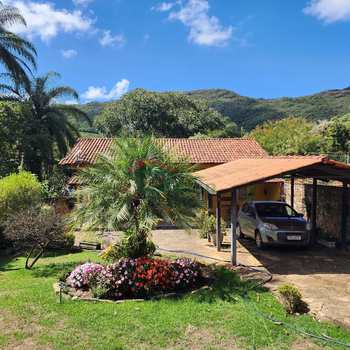 Casa em Tiradentes, bairro Águas Santas