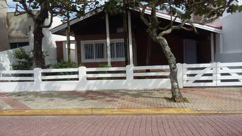 Casa, código 440 em Itanhaém, bairro Centro