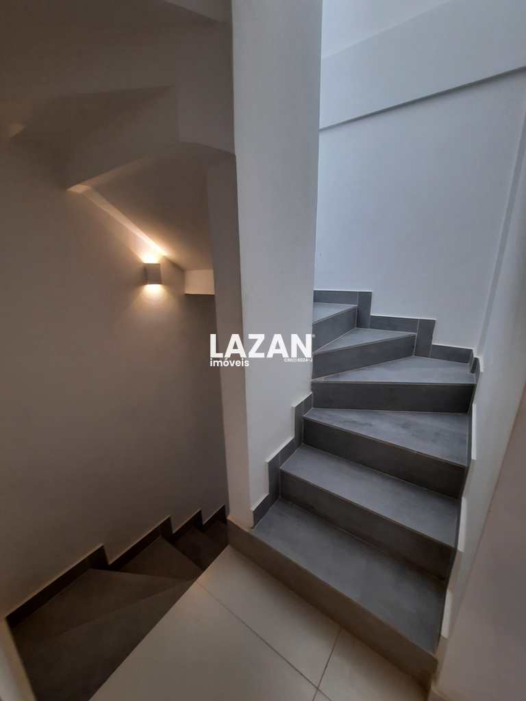 Casa em Parnamirim, no bairro Parque das Árvores
