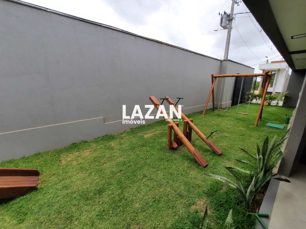 Casa em Parnamirim, no bairro Parque das Árvores