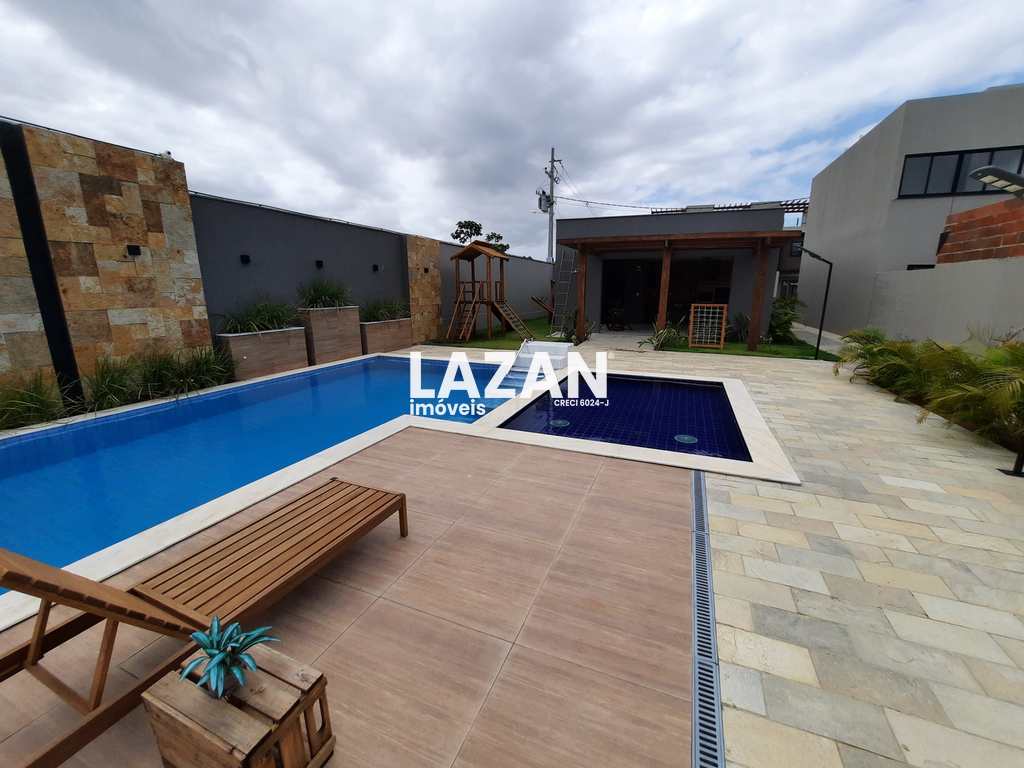 Casa em Parnamirim, no bairro Parque das Árvores