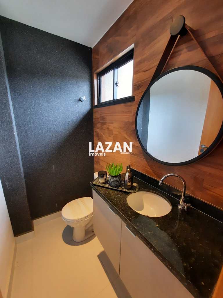 Casa em Parnamirim, no bairro Parque das Árvores