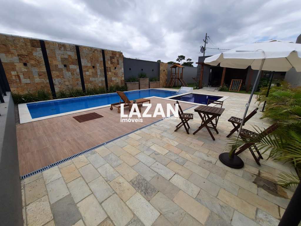 Casa em Parnamirim, no bairro Parque das Árvores