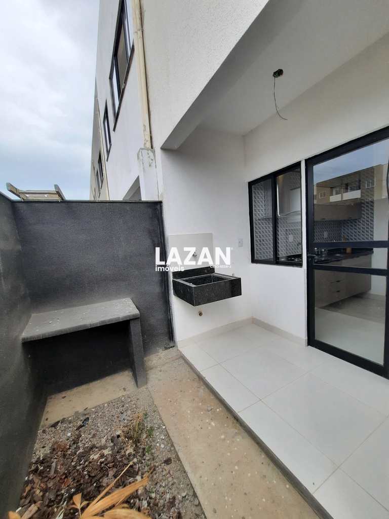Casa em Parnamirim, no bairro Parque das Árvores