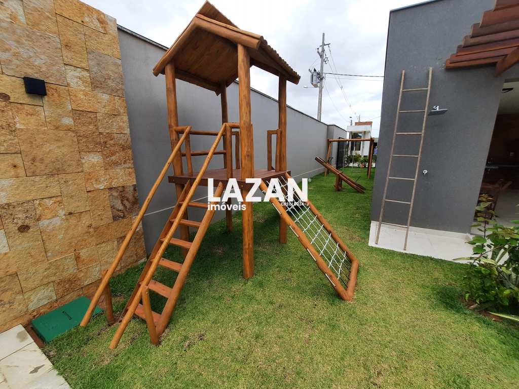 Casa em Parnamirim, no bairro Parque das Árvores