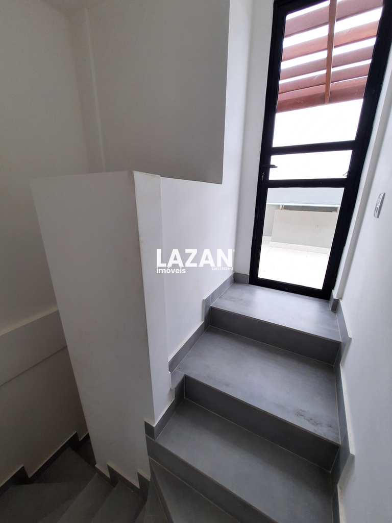 Casa em Parnamirim, no bairro Parque das Árvores