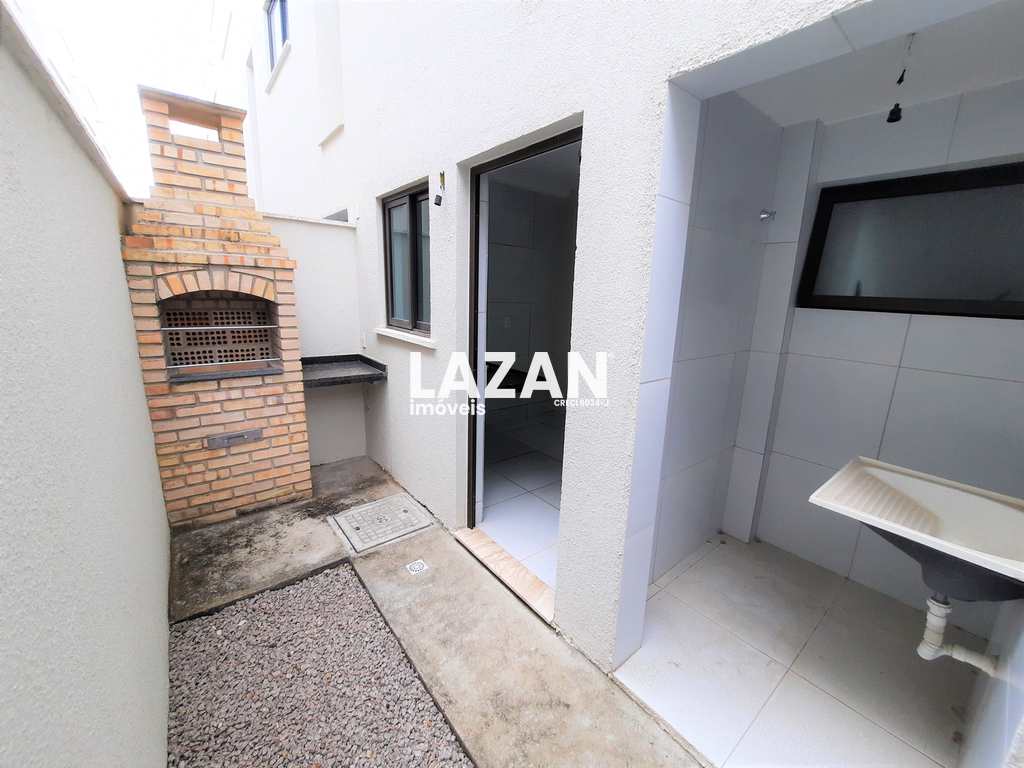 Casa em Parnamirim, no bairro Parque das Árvores