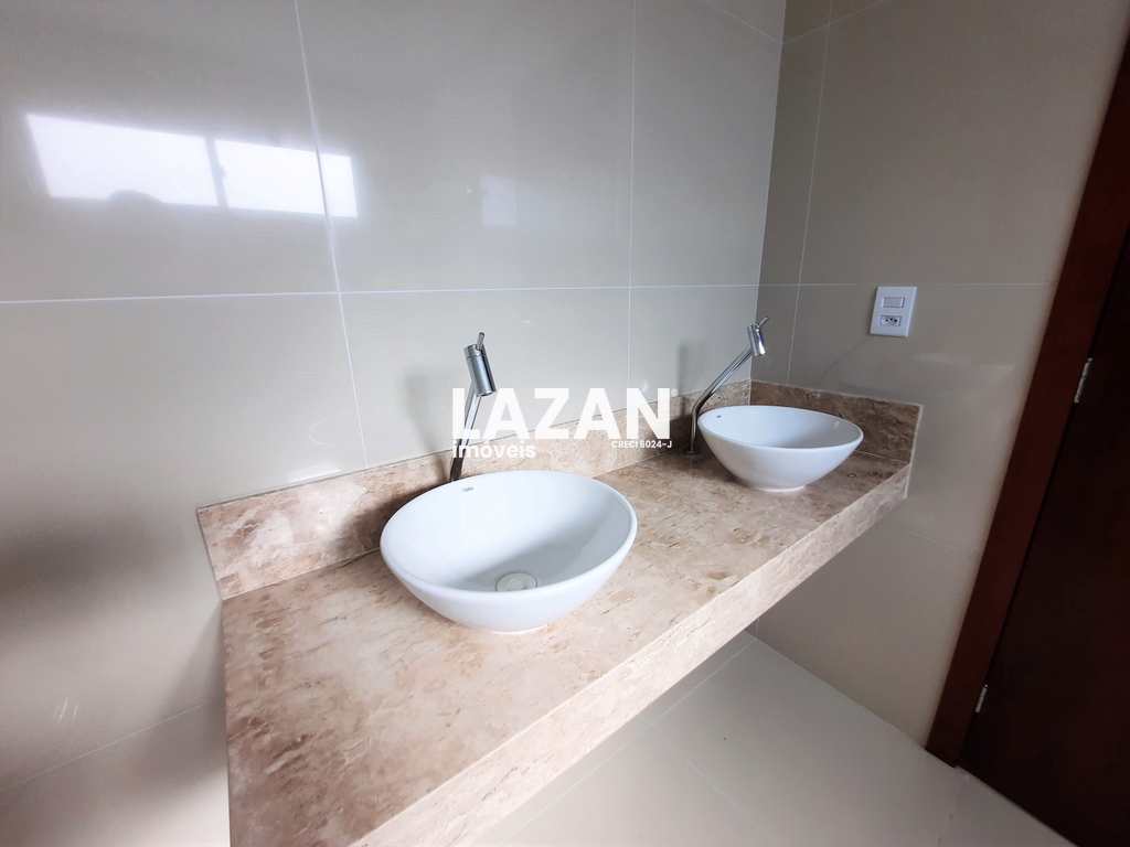 Casa em Parnamirim, no bairro Parque das Nações