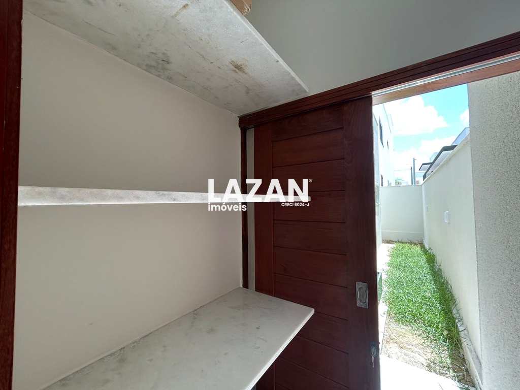 Casa de Condomínio em Parnamirim, no bairro Cajupiranga