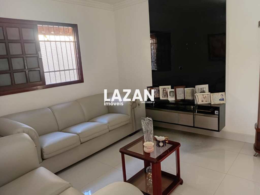 Casa de Condomínio em Parnamirim, no bairro Emaús