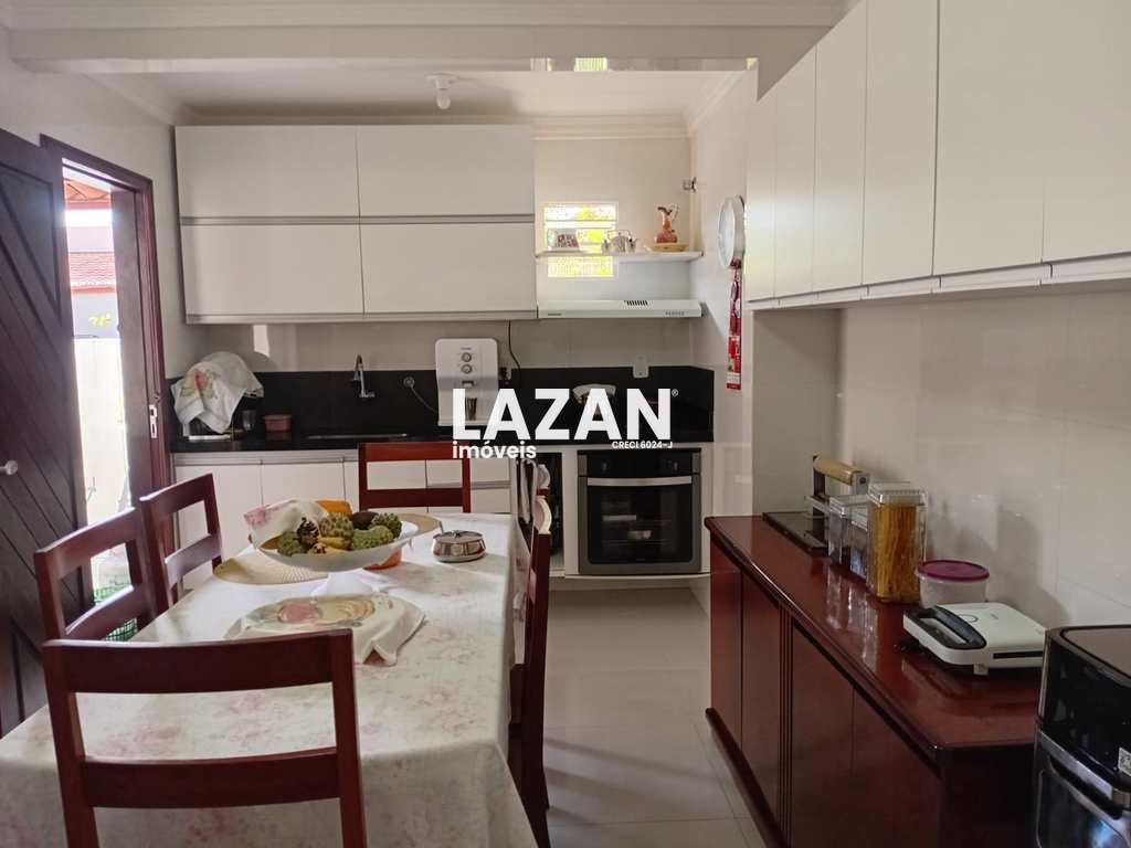 Casa de Condomínio em Parnamirim, no bairro Emaús