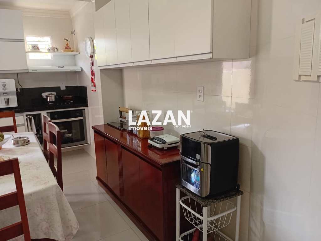 Casa de Condomínio em Parnamirim, no bairro Emaús
