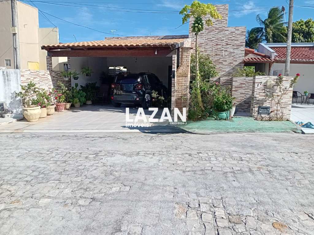 Casa de Condomínio em Parnamirim, no bairro Emaús