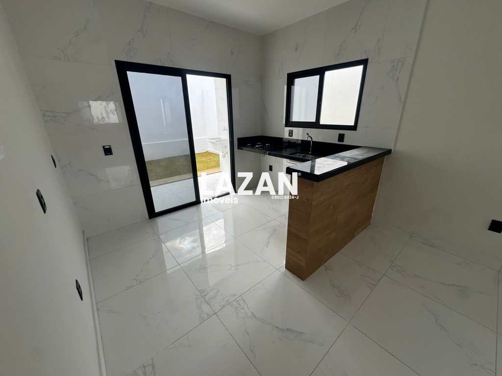 Casa em Parnamirim, no bairro Parque das Árvores