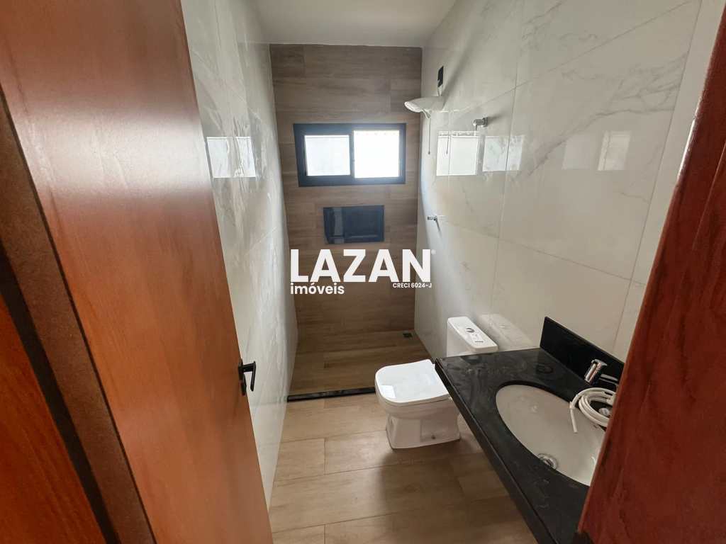 Casa em Parnamirim, no bairro Parque das Árvores