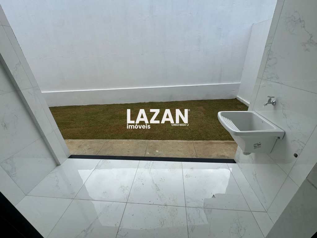 Casa em Parnamirim, no bairro Parque das Árvores