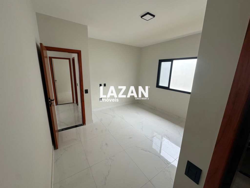 Casa em Parnamirim, no bairro Parque das Árvores