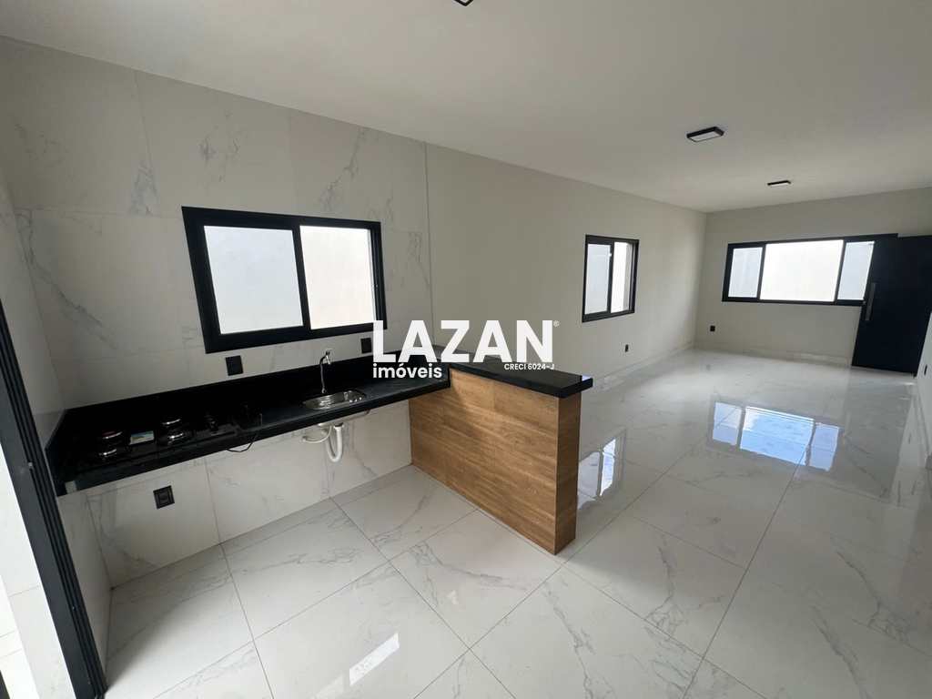 Casa em Parnamirim, no bairro Parque das Árvores