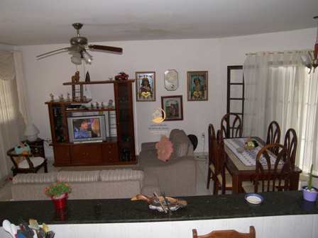 Casa em Itanhaém, no bairro Jd Regina