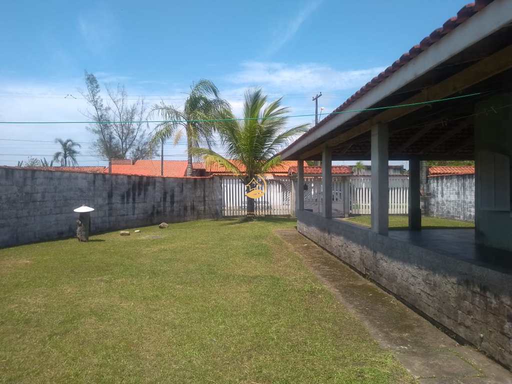 Casa em Itanhaém, no bairro Jardim Regina