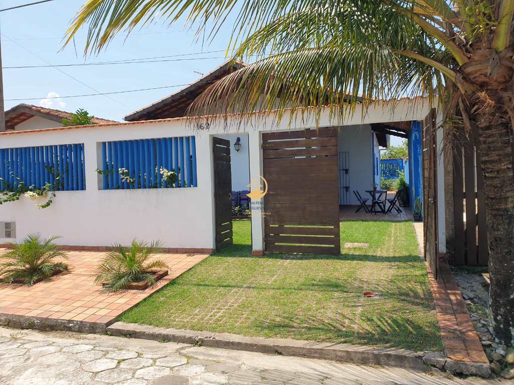 Casa em Itanhaém, no bairro Loty