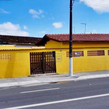 Casa em Praia Grande, bairro Caiçara