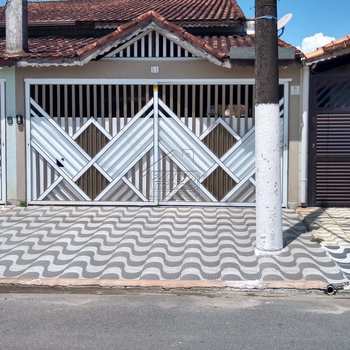 Casa em Praia Grande, bairro Maracanã