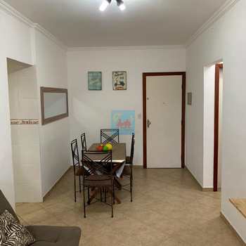 Apartamento em Mongaguá, bairro Jardim Aguapeu