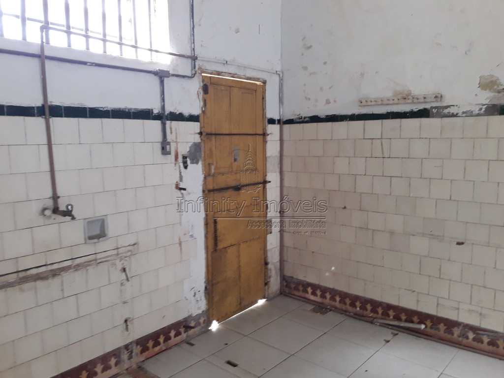 Prédio Comercial em Santos, no bairro Ponta da Praia
