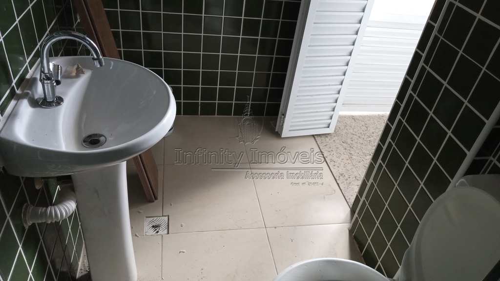 Sobrado de Condomínio em Santos, no bairro Embaré
