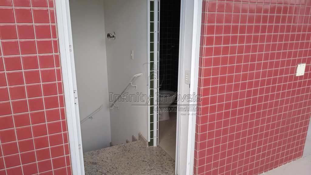 Sobrado de Condomínio em Santos, no bairro Embaré