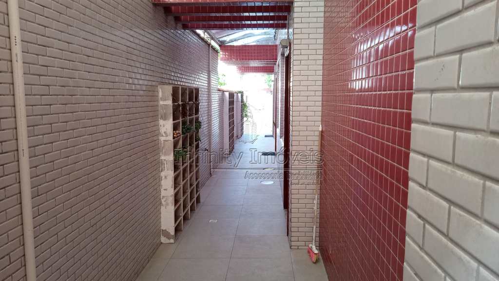 Sobrado de Condomínio em Santos, no bairro Embaré