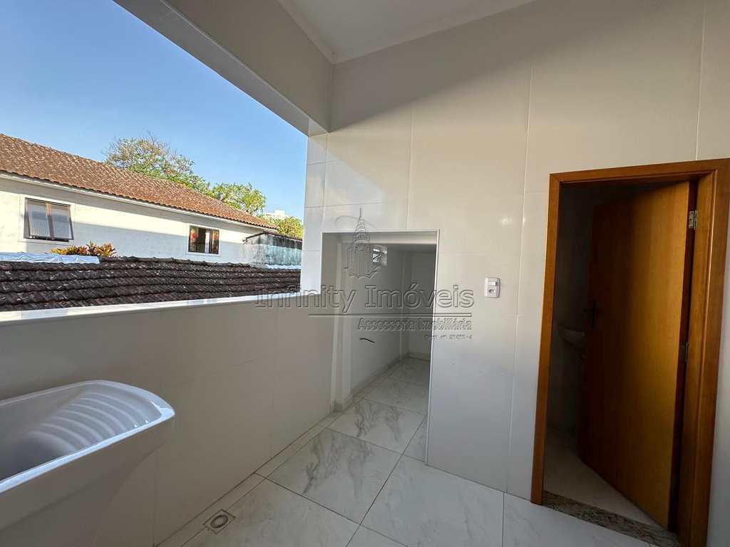 Casa em Santos, no bairro Boqueirão