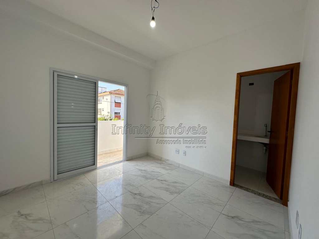 Casa em Santos, no bairro Boqueirão
