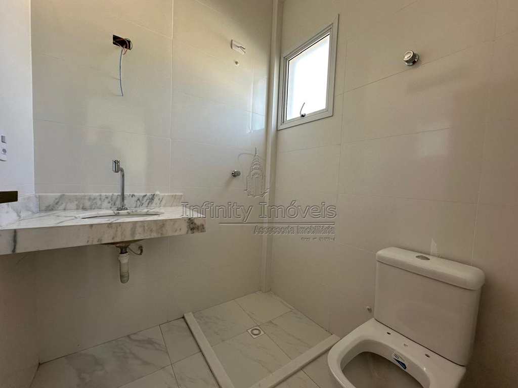 Casa em Santos, no bairro Boqueirão
