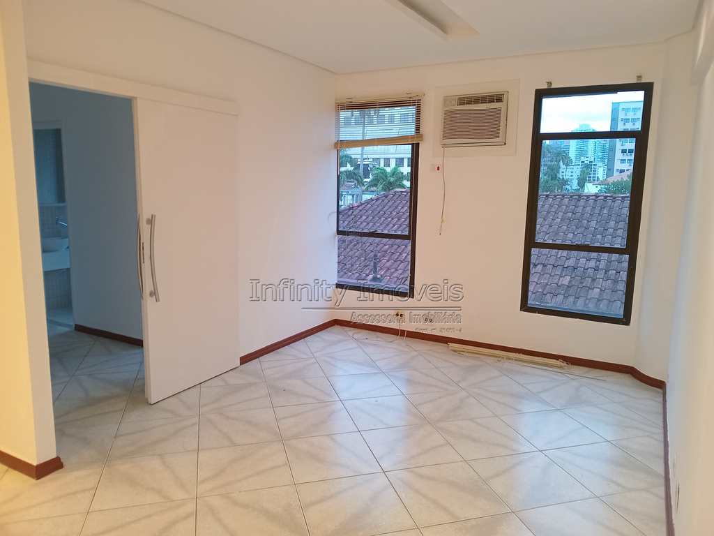 Conjunto Comercial em Santos, no bairro Vila Mathias