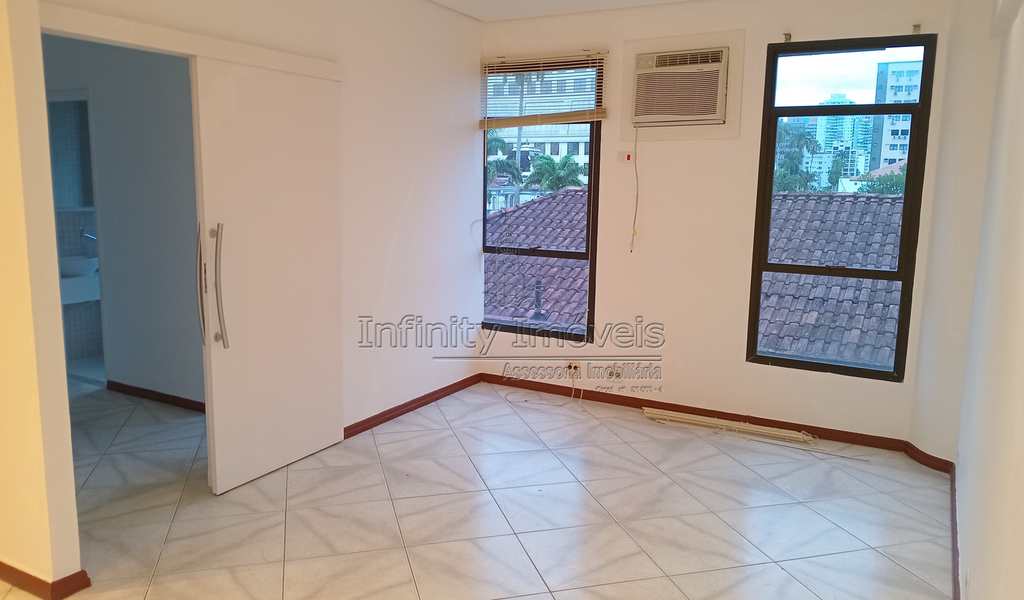Sala Comercial em Santos, bairro Vila Mathias
