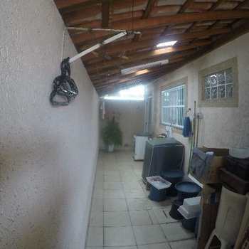 Sobrado em Praia Grande, bairro Boqueirão