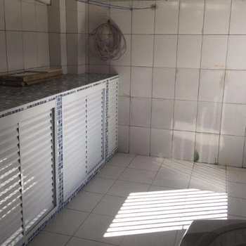 Casa em Praia Grande, bairro Boqueirão