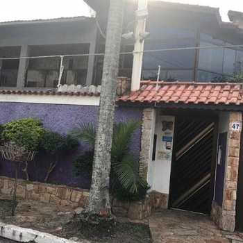 Casa em Praia Grande, bairro Canto do Forte