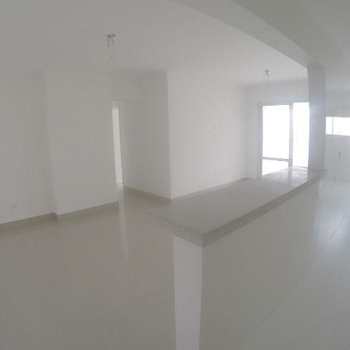 Apartamento em Praia Grande, bairro Canto do Forte