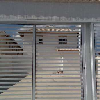 Casa em Praia Grande, bairro Nova Mirim