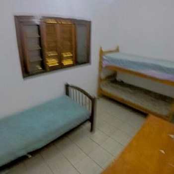 Casa em Praia Grande, bairro Guilhermina