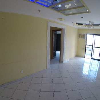 Apartamento em Praia Grande, bairro Guilhermina