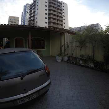 Casa em Praia Grande, bairro Tupi