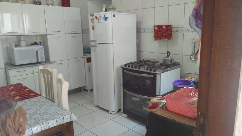 Casa em Praia Grande, no bairro Canto do Forte