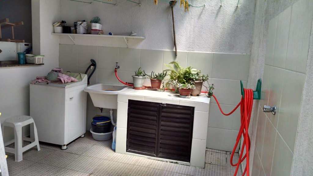 Casa em Praia Grande, no bairro Canto do Forte