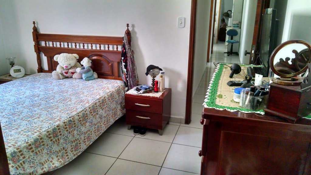 Casa em Praia Grande, no bairro Canto do Forte